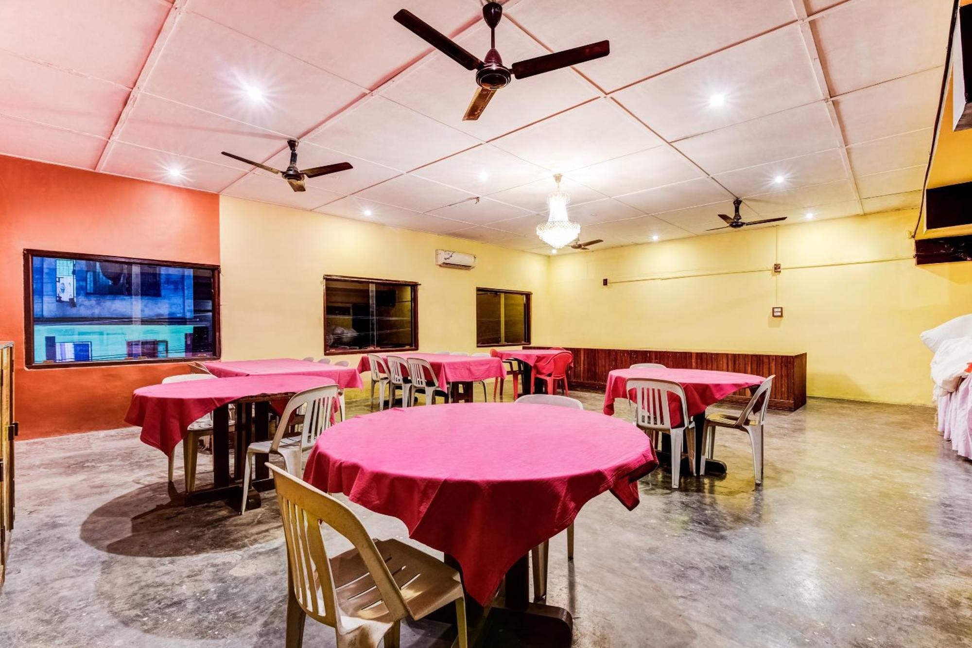 Spot On Durba 2 Hotell Tezpur Exteriör bild