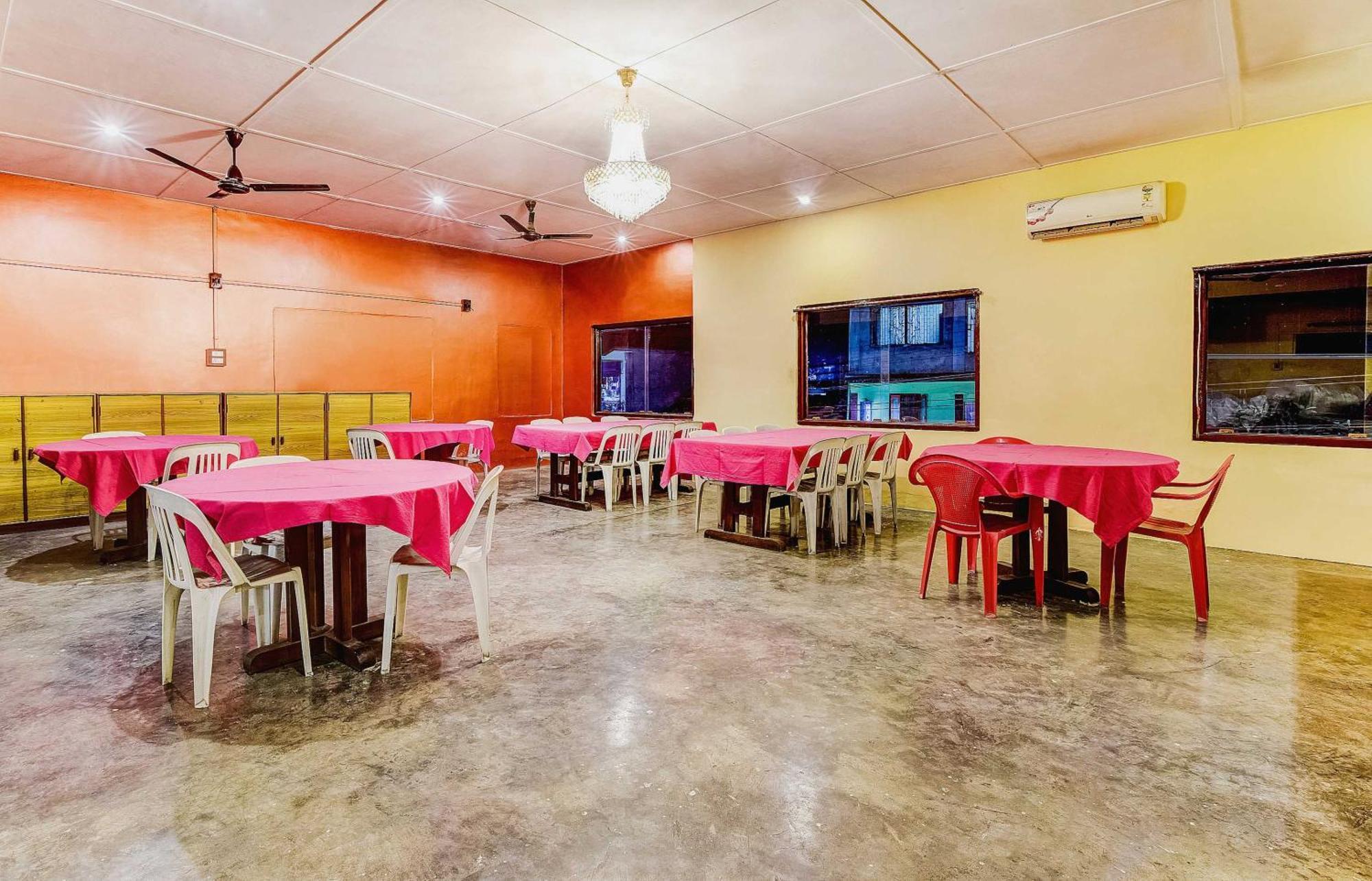 Spot On Durba 2 Hotell Tezpur Exteriör bild